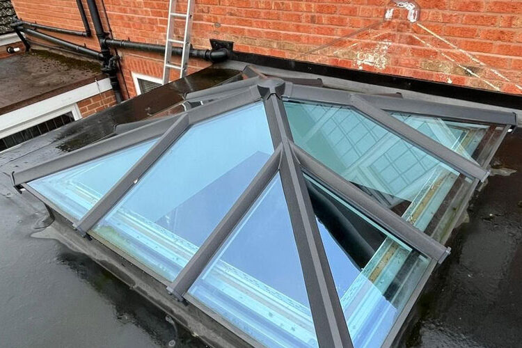 Roof lantern and skylight windows